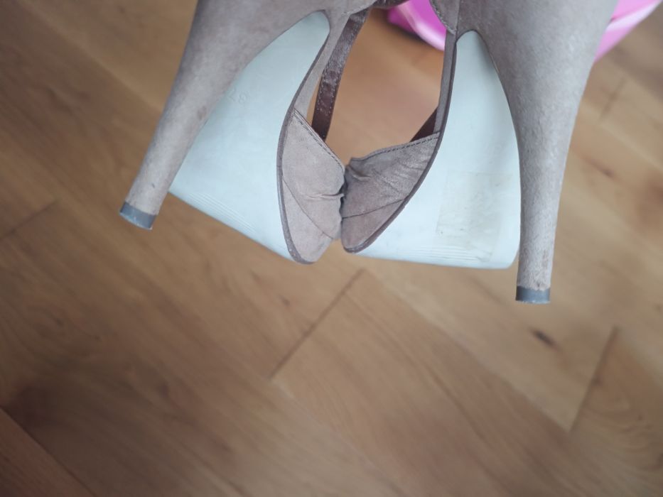 Szpilki buty na obcasie
