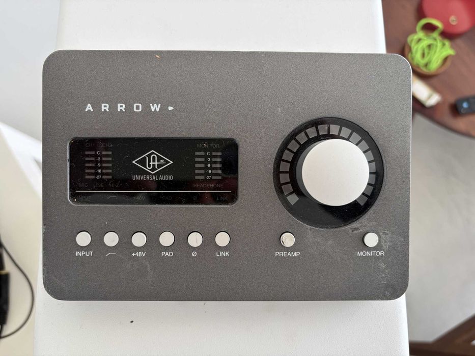 Universal Audio Arrow Interface Áudio Thunderbolt 3