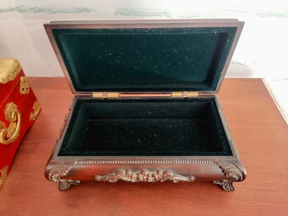 Caixa guarda joias século XX