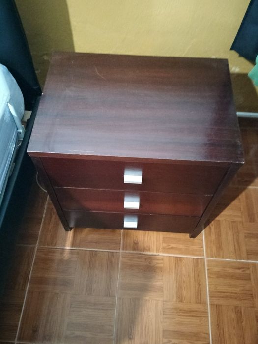 2 Mesas de cabeceira