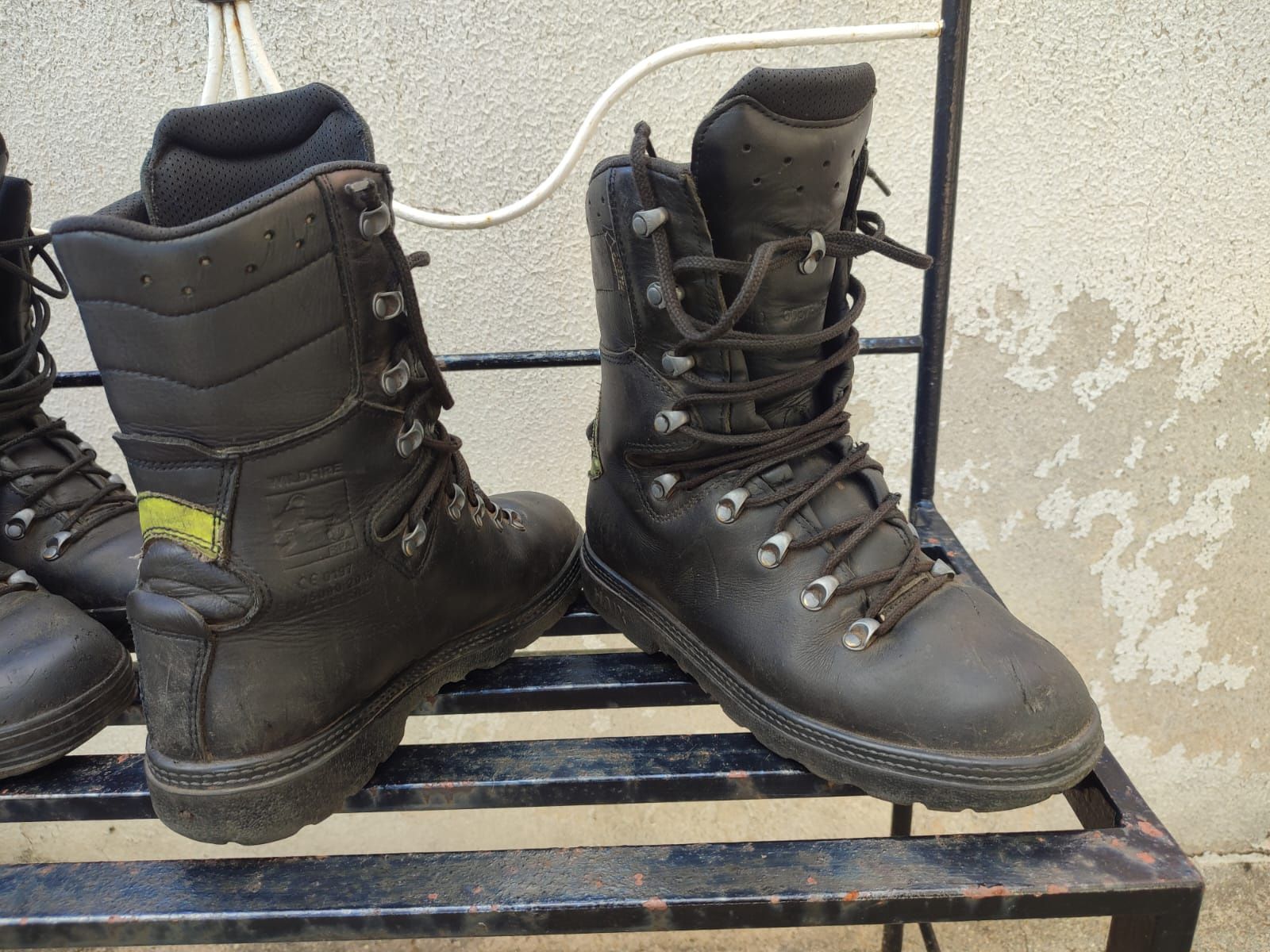 2 par de botas de marca Poiares Santo Andre OLX.pt