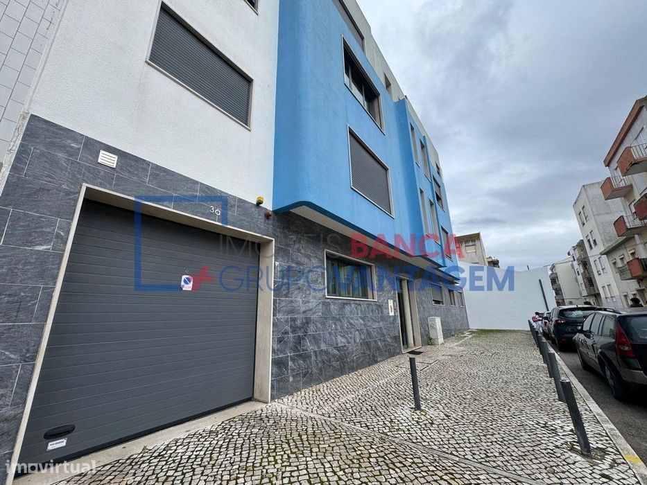 Venda de 6 Parqueamentos