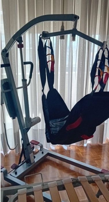 Grua Elétrica de Transferências com Arnês de Apoio