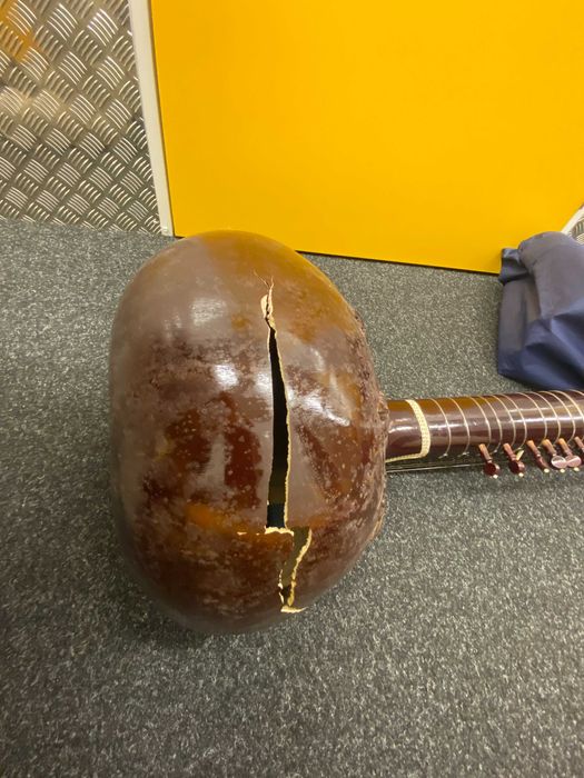 Sitar Indiana + Case + Capa