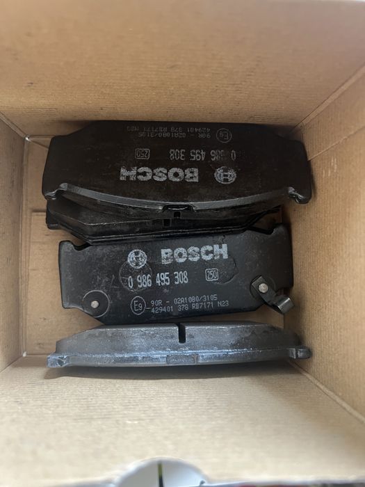 Продам тормозные колодки Bosch Suzuki Swift