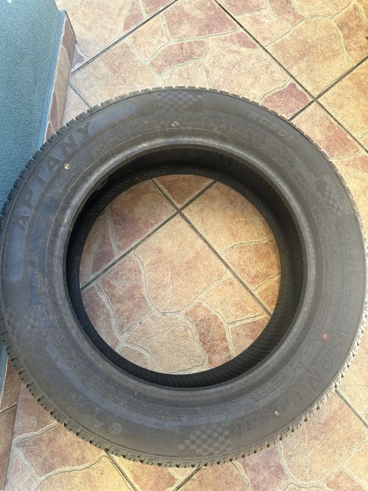Pneu Novo 215/60/17