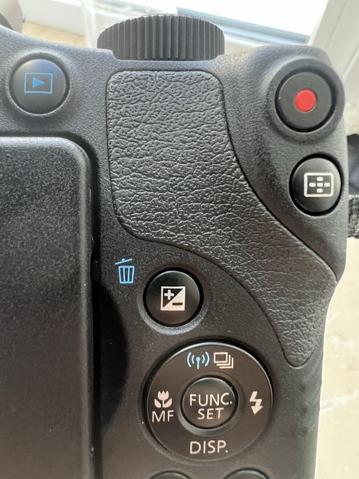 Ультразум-камера Canon PowerShot SX60HS