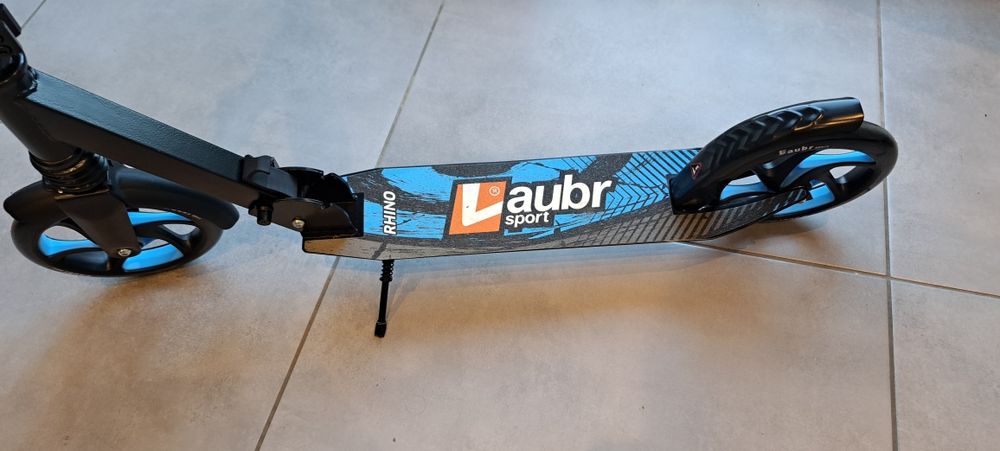 Hulajnoga z amortyzatorem podest aluminiowy  hamulec nożnyRhino 200mm