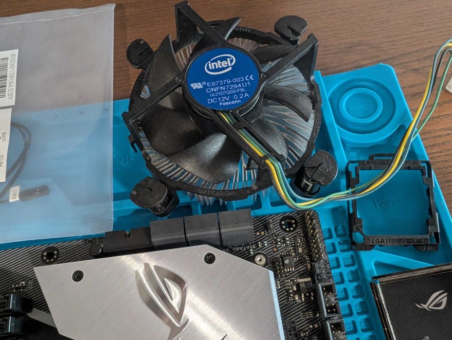 Bundle ASUS ROG Strix Z370-F Gaming + Intel i3-8100