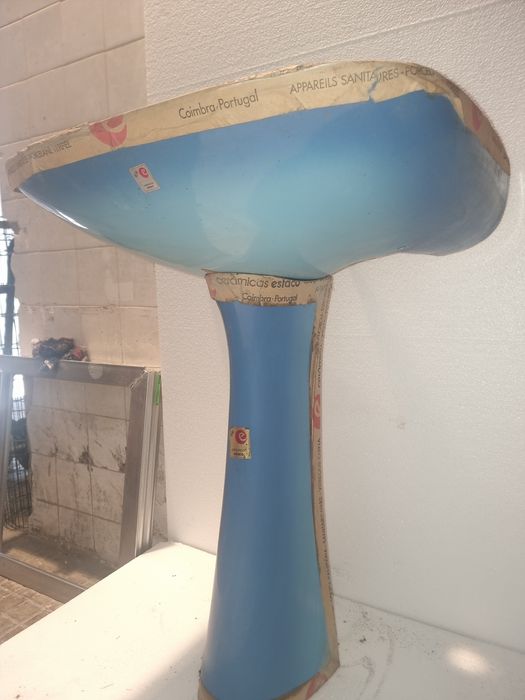 Lavatório de coluna casa de banho