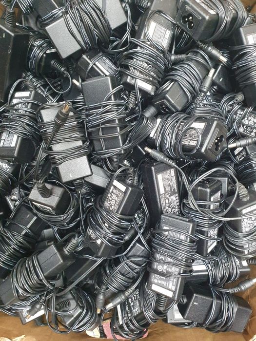 Зарядка зарядное блок питания живлення 12в/2.5а 30w APD оригінал