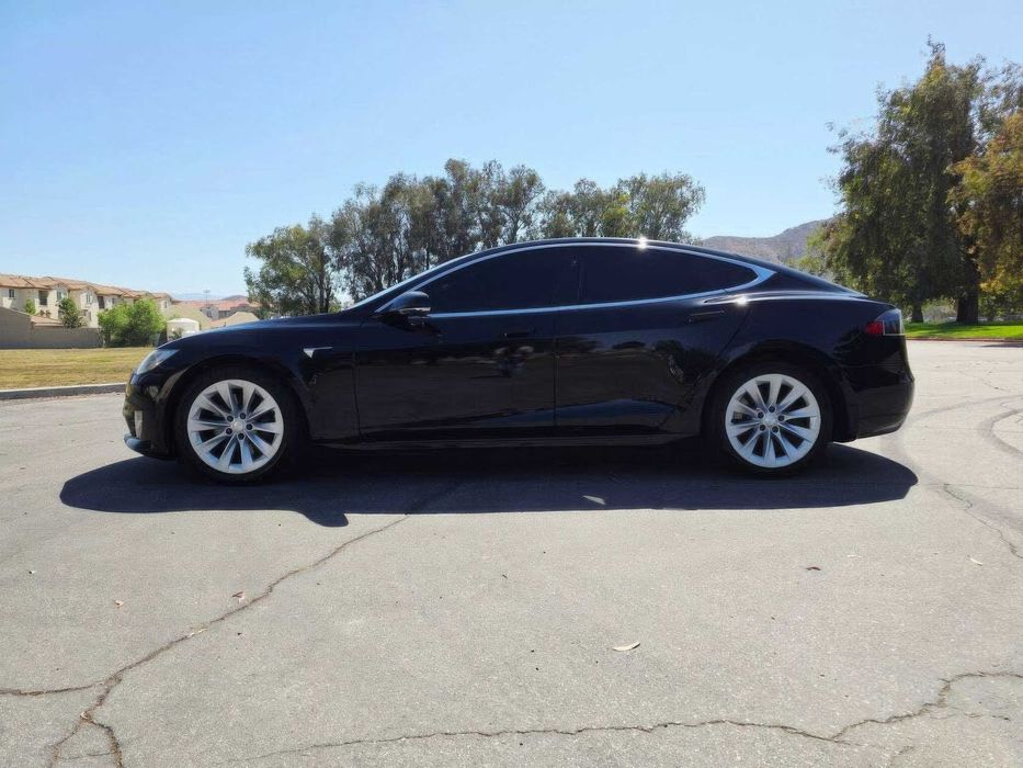 Tesla Model S 75D      2018