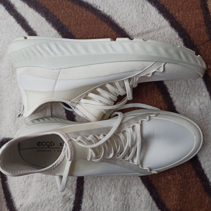 Buty Ecco r. 39 białe