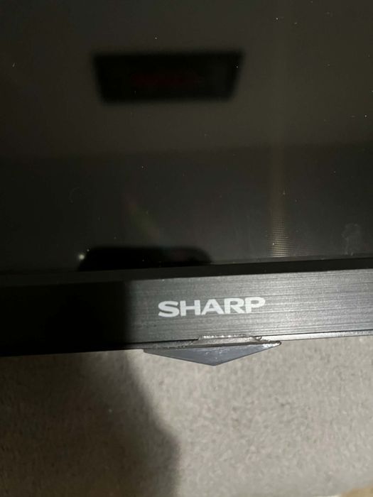 Sprzedam TV Sharp AQUOS 32" – uszkodzony