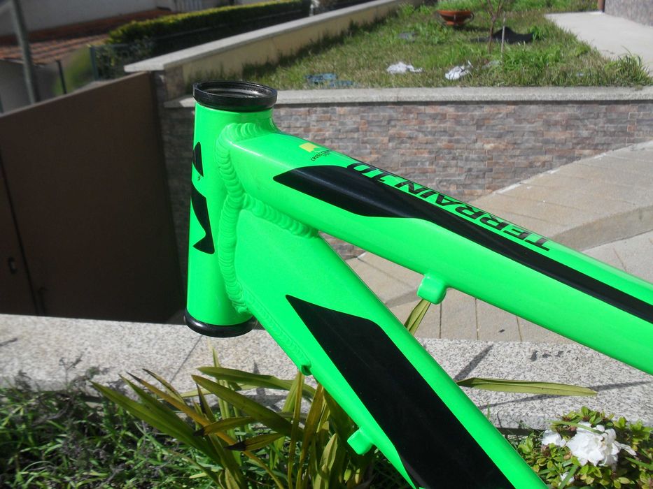 Quadro de bicicleta novo-alumínio-roda 27-28 travões VBrake