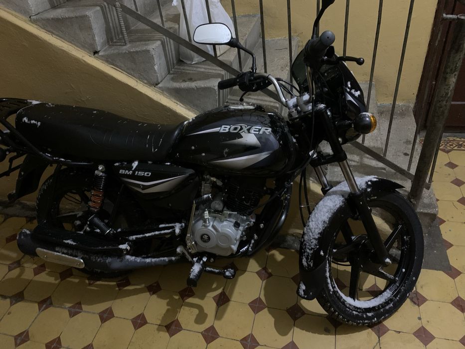 Bajaj оренда мотоцикла