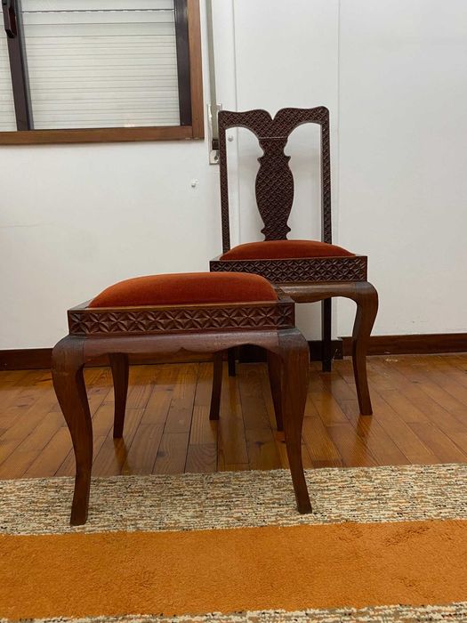 Cadeira e banco trabalhados dos anos 60