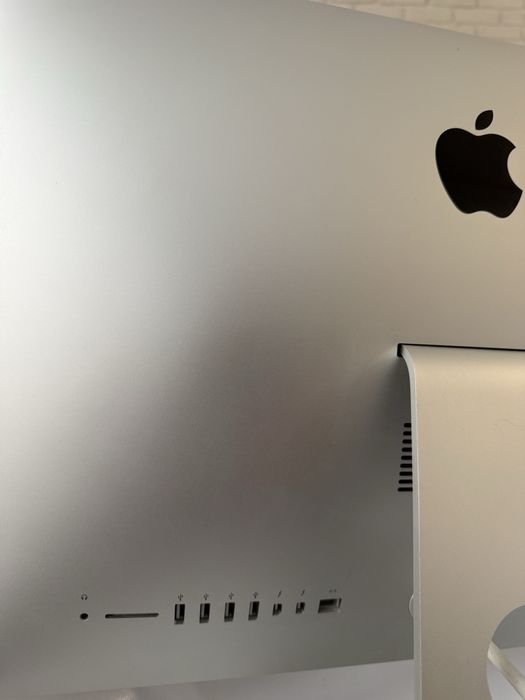 Apple iMac 21.5 Intel i5 16GB 1TB