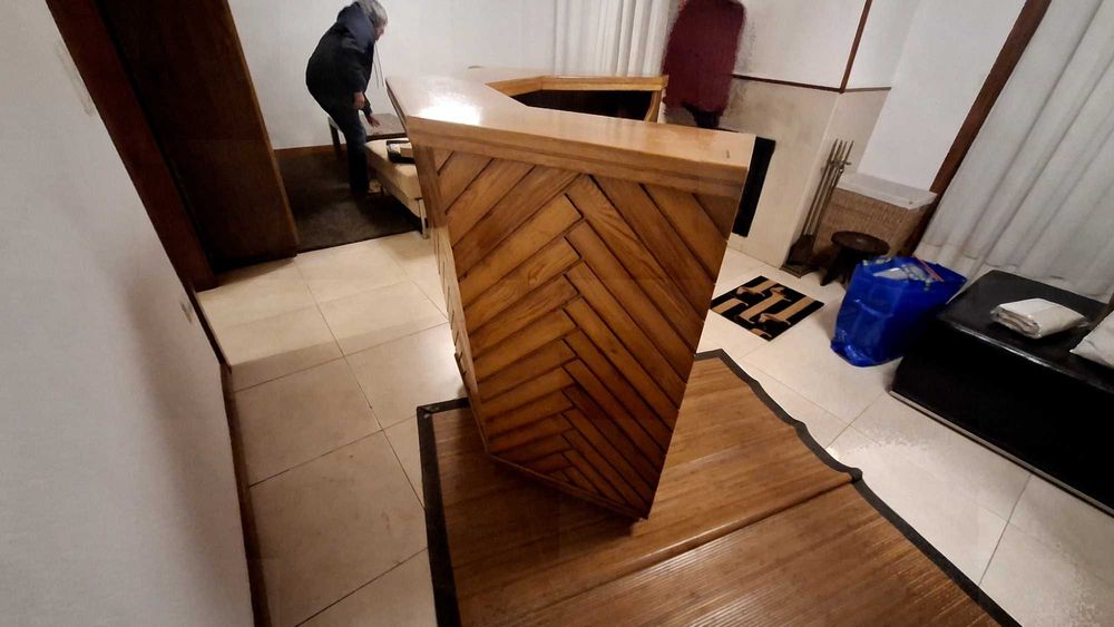 Bar Madeira carvalho em bom estado