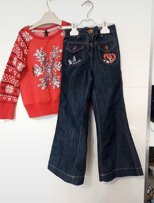 Zestaw sweter świąteczny Next i spodnie jeansowe dzwony r.104/110cm