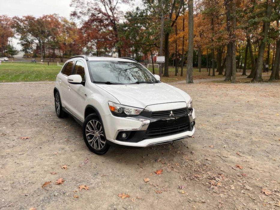 Mitsubishi Outlander Sport      2017