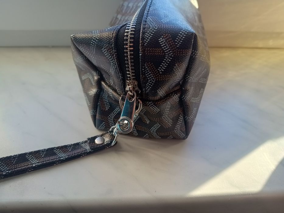 Kosmetyczka / mała torebka w elegancki wzór