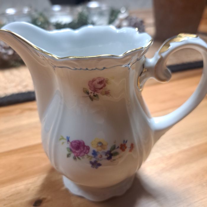 Porcelanowy dzbanek do mleka