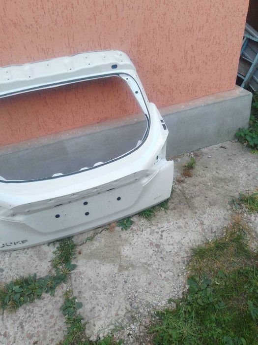Кришка багажника Ниссан Жук 2024г (Nissan Juke 2)