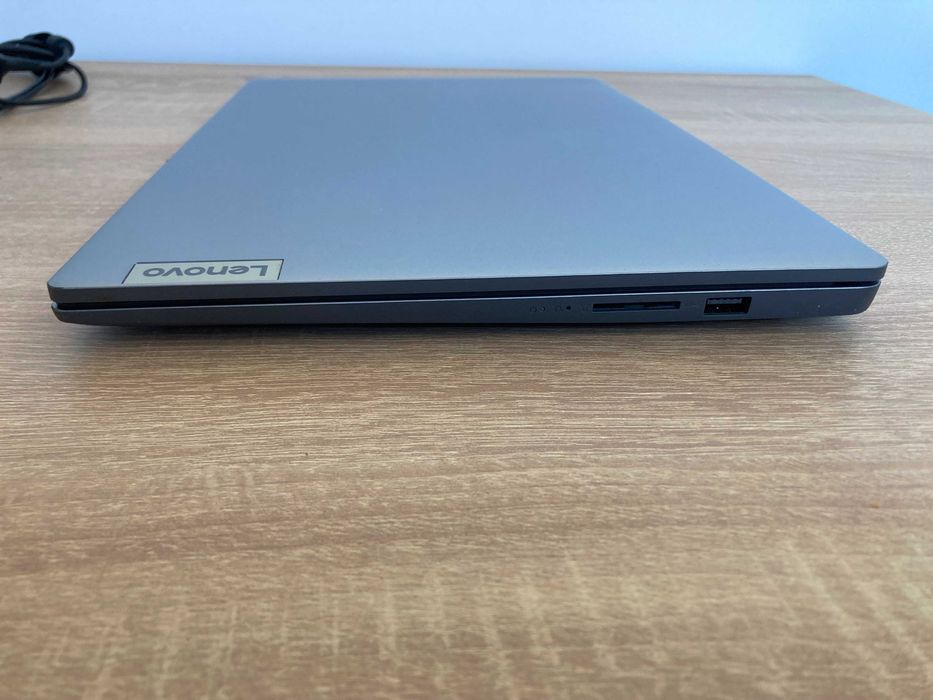 Laptop Lenovo IdeaPad Slim 3 / 15,6" / 16GB / 512GB / Ryzen / SSD