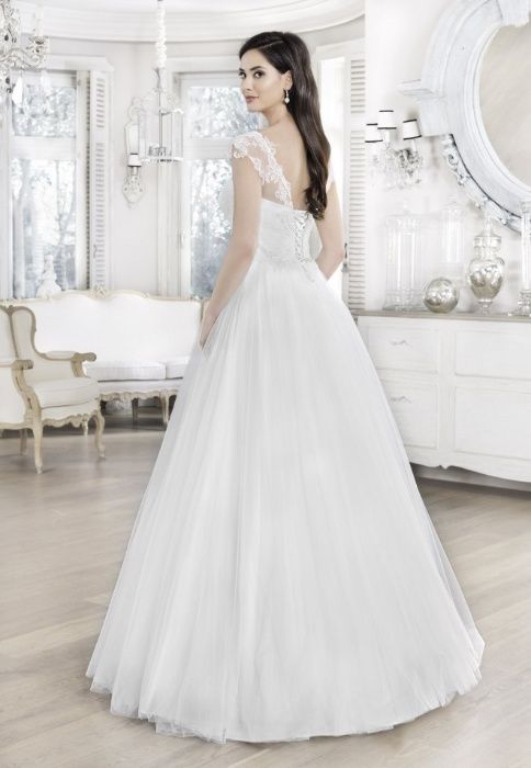 Suknia ślubna Agnes Bridal Dream, gratis: bolerko, halka, welon