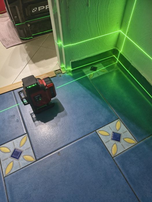 Laser krzyżowy Pro AQ4DG