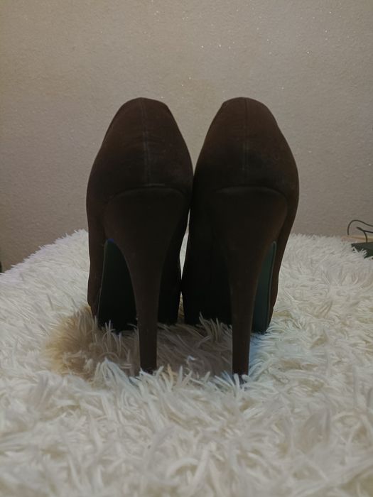 Туфлі модель лабутени високі підбори коричневі під замшу