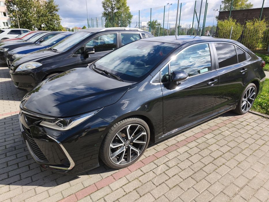 Toyota Corolla Executive + VIP Salon Polska