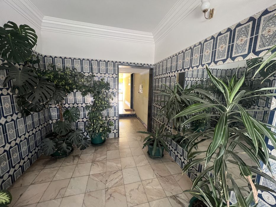 Apartamento Linda-a-Velha 80m2 + 20m2