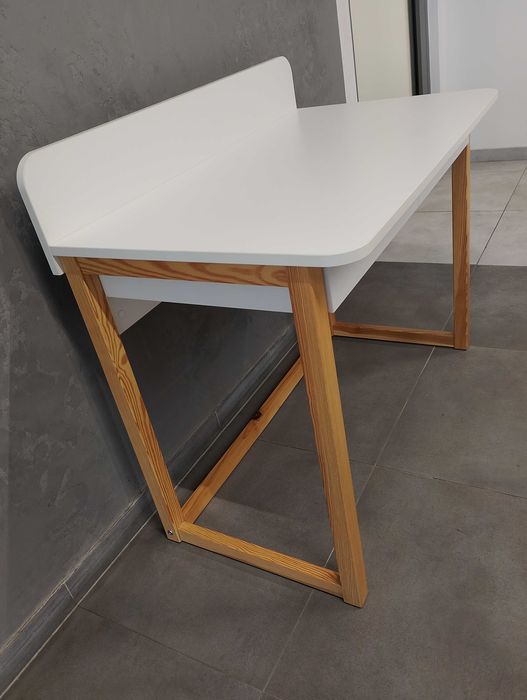 Biurko Verysimpl B-DES8 z szufladami i ogranicznikiem 100 x 58 x 75 cm