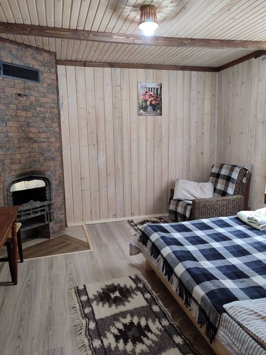 Відпочинок в Карпатах номер з окремим входом і кухнею .