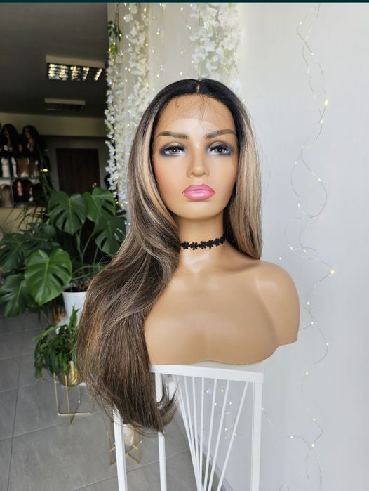 Długa peruka premium Miranda brąz blond refleksy naturalna fryzura