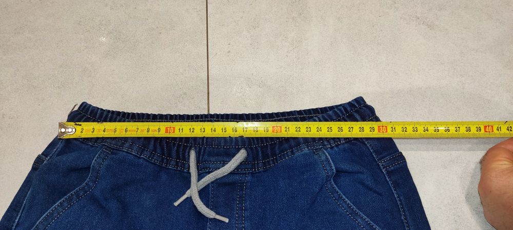 Nowe spodnie jeansowe na gumce dla dziecka dziewczynki 152