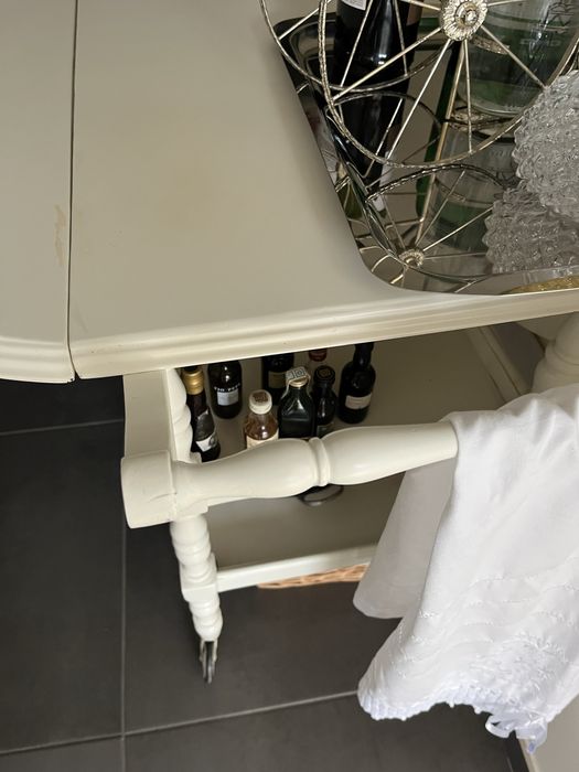 Carrinho bar com mesa de abas rebativeis  madeira massica lacado