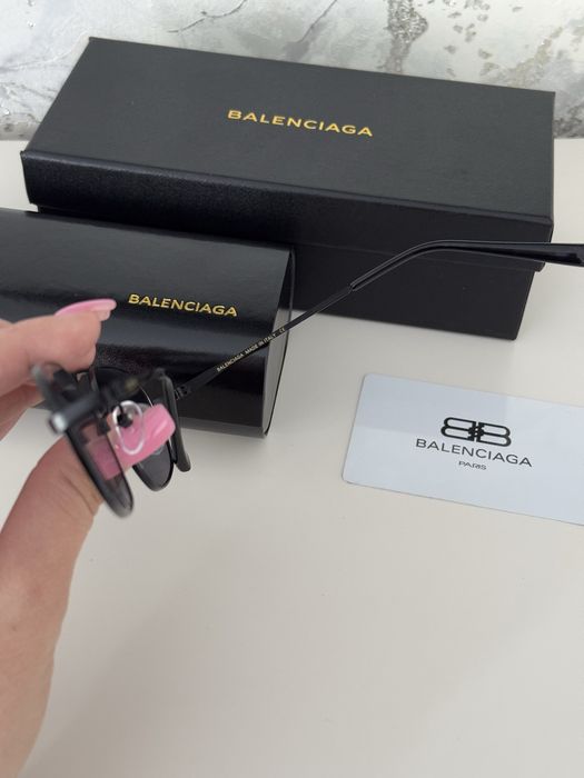 Солнцезащитные очки Balenciaga