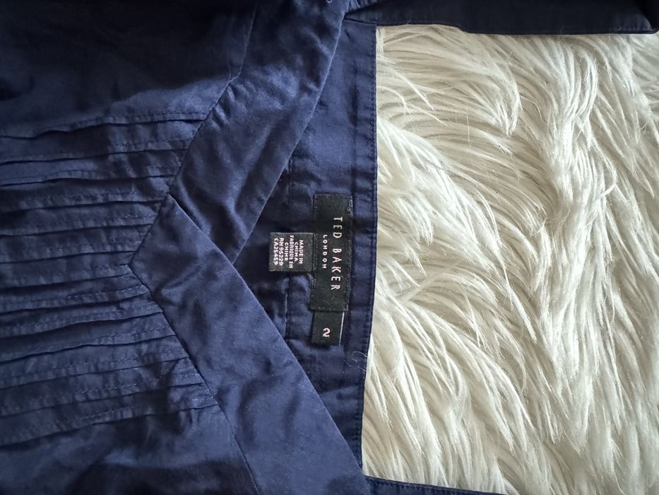 Продається красивий топ від Ted Baker