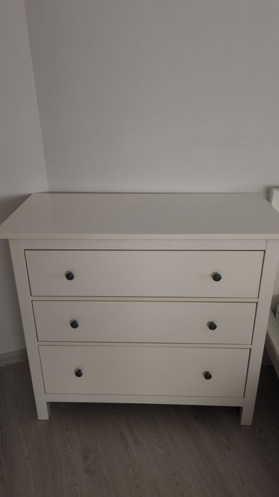 Cómoda IKEA em bom estado