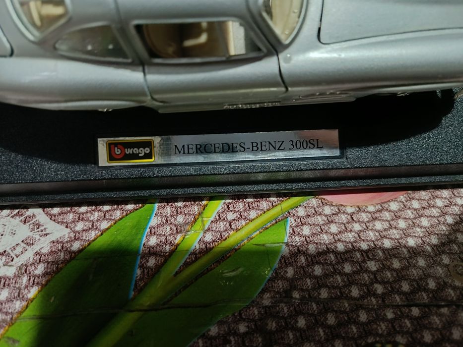 Коллекционная машинка mercedes-benz 300SL