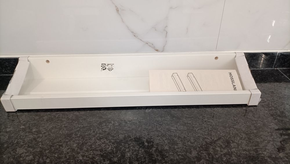 Parteleira MOSSLANDA 55cm
Prateleira p/molduras, branco, 55 cm