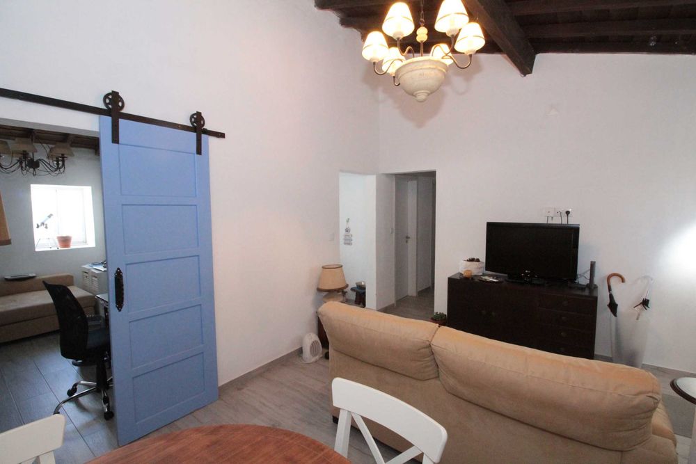 Moradia em Sousel, Renovada e Pronta a Habitar