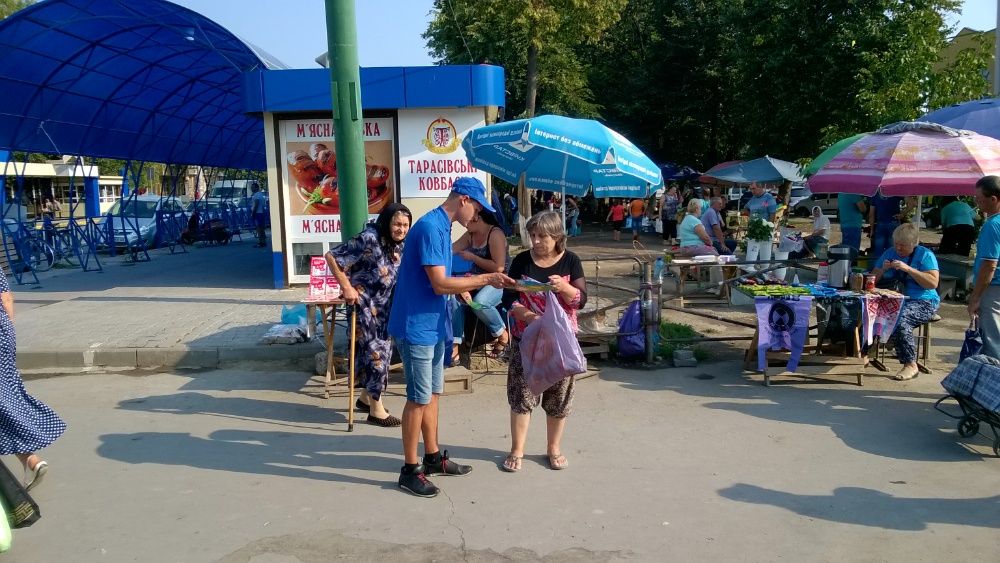 Послуги промоутерів, поширення листівок, флаєрів, поклейка оголошень