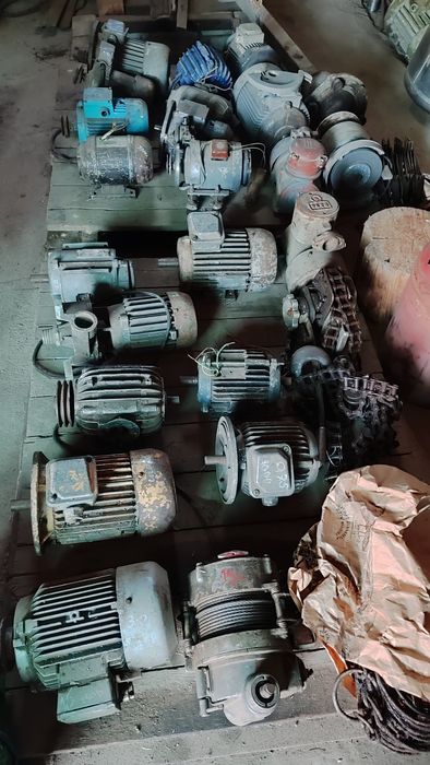 Продам мотори, лебідки