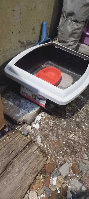 Продам лоток для котов с миской м лопаткой