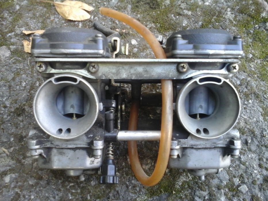 Запчасти Kawasaki GPZ 500 ninja-бак,рама,маятник,заднее колесо,пластик