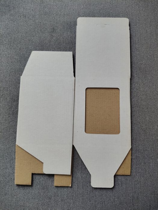 Kartonik, pudełko na kubek z okienkiem,białe.